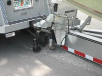 Trailer broken 013.JPG