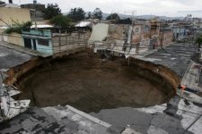 sinkhole 1.jpg