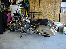 2004 Harley Road King 001.jpg