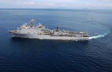 US_Navy_050117-F-4884R-015_he_amphibious_dock_landing_ship_USS_Fort_McHenry_(LSD_43)_makes_a_wid.jpg