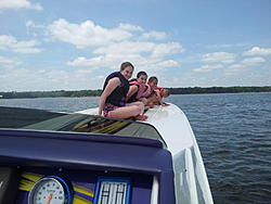 Click image for larger version. 

Name:	girls on the boat.jpg 
Views:	20 
Size:	141.2 KB 
ID:	73939