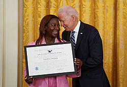 Click image for larger version. 

Name:	biden still a perv.jpg 
Views:	3 
Size:	43.7 KB 
ID:	90013
